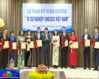 Hà Nội trao tặng Kỷ niệm chương “Vì sự nghiệp UNESCO Việt Nam”