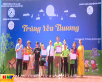 “Trăng Yêu Thương” cho 350 trẻ em khuyết tật thành phố Hà Nội
